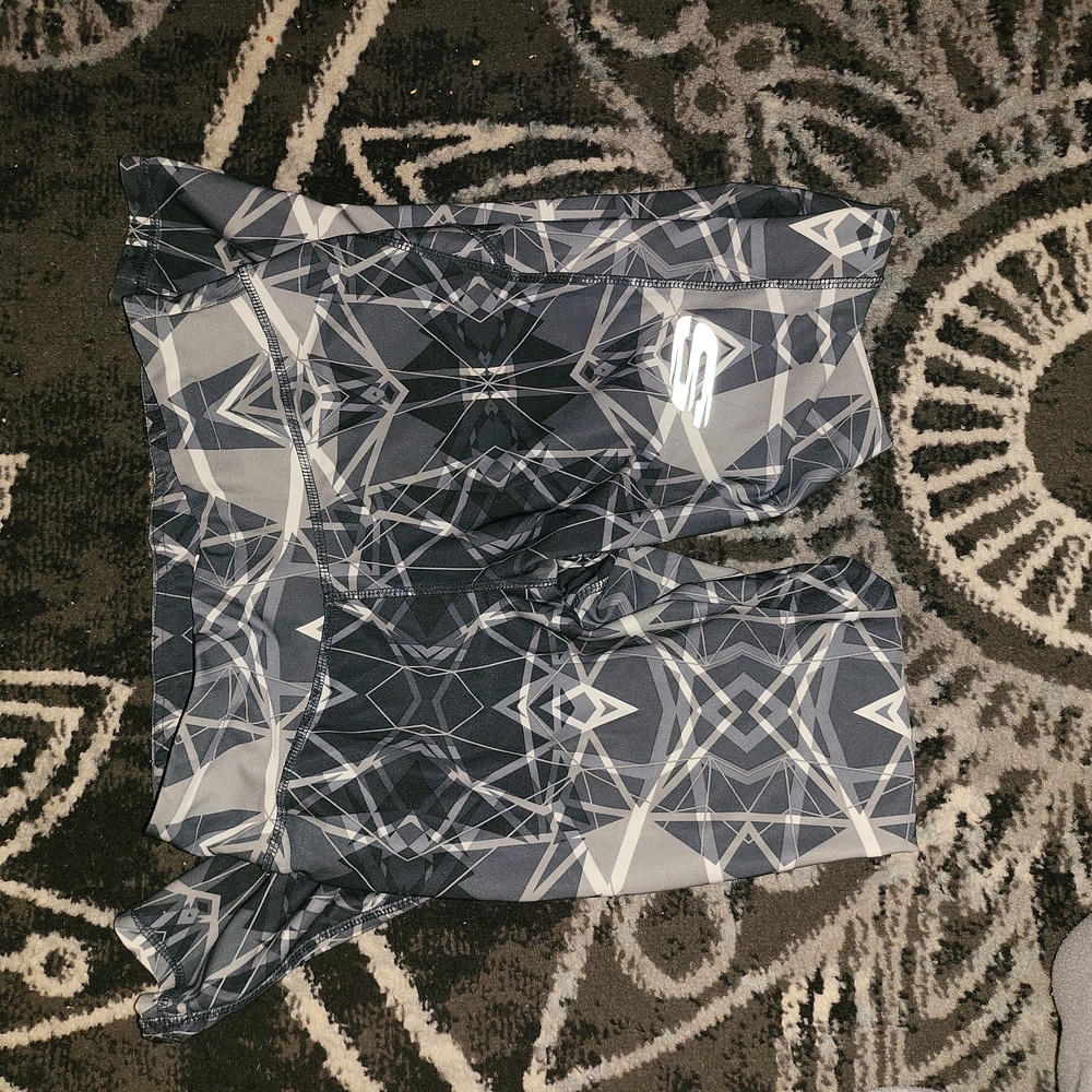 Skechers sport ladies size small workout leggins.